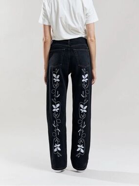 Still Here Childhood High-Waisted Jeans With Embroidery Flower Vine Size 24